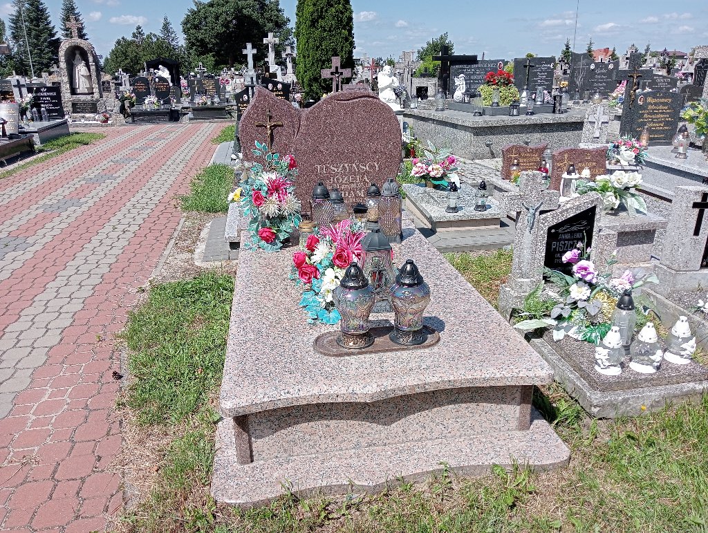 Grób Adam Tuszyński